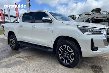 White 2022 Toyota Hilux Ute Tray SR5 4X4