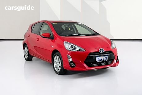 Red 2016 Toyota Prius-C Hatchback Hybrid