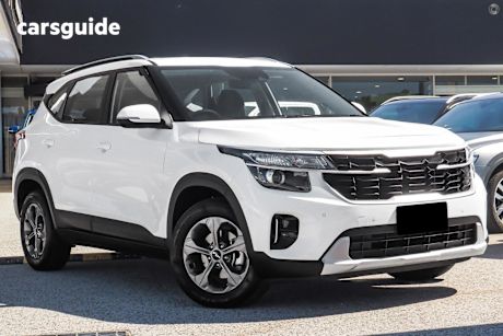 White 2025 Kia Seltos SUV S F