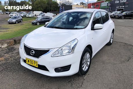 White 2016 Nissan Pulsar Hatchback St