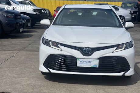 White 2019 Toyota Camry Sedan Ascent (Hybrid)