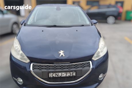 Blue 2013 Peugeot 208 Hatchback Allure