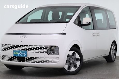 White 2022 Hyundai Staria Wagon