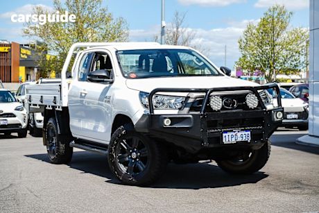 White 2022 Toyota Hilux X Cab Cab Chassis Sr (4X4)