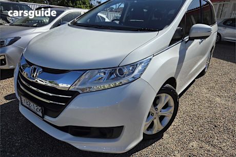 White 2014 Honda Odyssey Wagon Vti