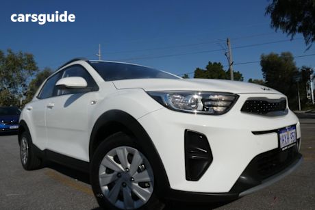 White 2023 Kia Stonic Wagon S