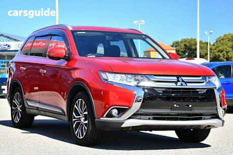 Red 2016 Mitsubishi Outlander SUV XLS F