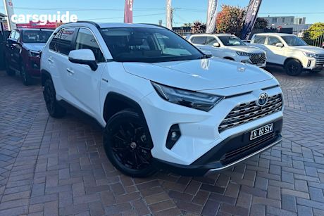 White 2022 Toyota RAV4 SUV CRUISER 4X4