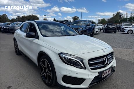 White 2016 Mercedes-Benz GLA-Class SUV GLA250 4WD