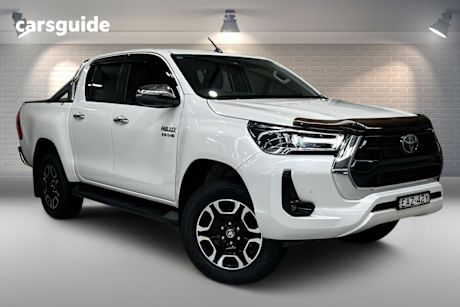 White 2021 Toyota Hilux Double Cab Pick Up Sr5 (4X4)