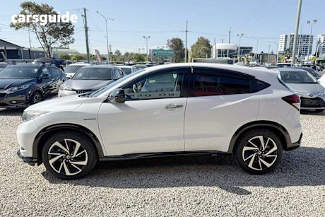 White 2016 Honda Vezel Hatch