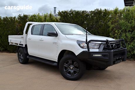White 2022 Toyota Hilux Ute Tray SR 4X4