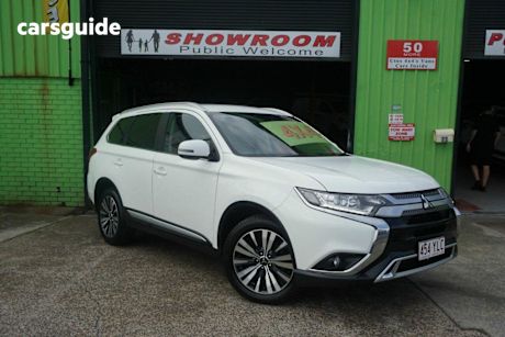 White 2018 Mitsubishi Outlander SUV LS 4X4