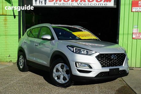 Silver 2018 Hyundai Tucson SUV GO F