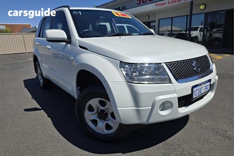 White 2008 Suzuki Grand Vitara Wagon Prestige (4X4)
