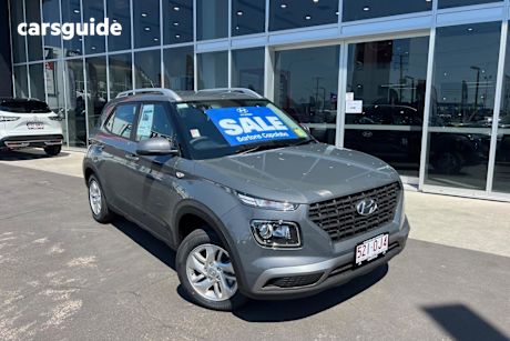Grey 2025 Hyundai Venue SUV QX.V5 F