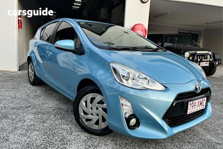 Blue 2017 Toyota Prius-C Hatch F