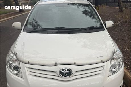 White 2011 Toyota Corolla Hatchback Ascent