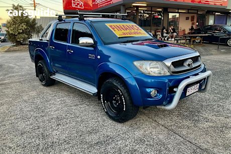 Blue 2011 Toyota Hilux Dual Cab Pick-up Sr5 (4X4)