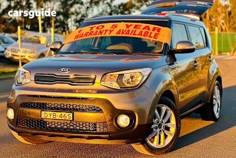 Silver 2018 Kia Soul Hatchback Si
