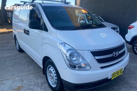 White 2014 Hyundai Iload Commercial R