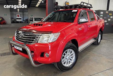 Red 2013 Toyota Hilux Dual Cab Pick-up Sr5 (4X4)