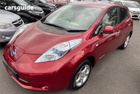 Red 2013 Nissan Leaf Hatch X