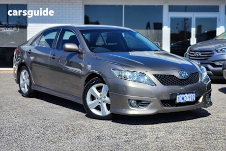 Gold 2010 Toyota Camry Sedan SPORTIVO F