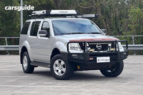 White 2011 Nissan Pathfinder Wagon St (4X4)