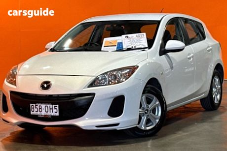 White 2013 Mazda 3 Hatchback Neo