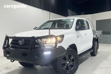 White 2021 Toyota Hilux Ute Tray SR 4X4