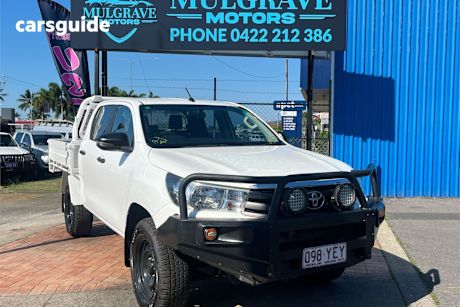 White 2018 Toyota Hilux Dual Cab Chassis Sr (4X4)