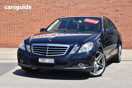 Blue 2009 Mercedes-Benz E220 Sedan Cdi Elegance