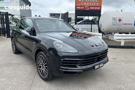 Black 2019 Porsche Cayenne SUV E-HYBRID 4X4