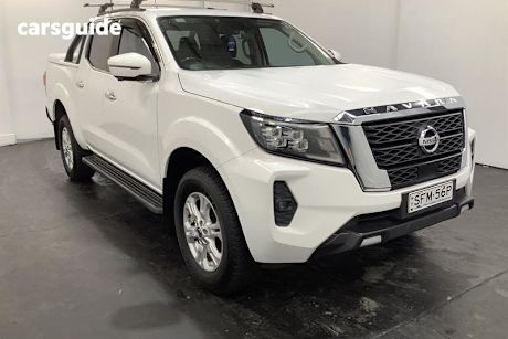 White 2022 Nissan Navara Dual Cab Pick-up St (4X2)
