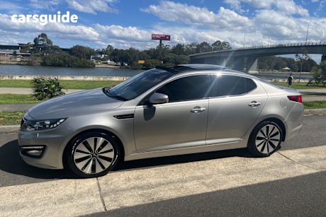 Silver 2011 Kia Optima Sedan Platinum