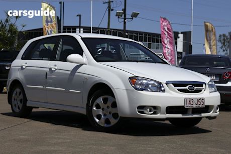 White 2006 Kia Cerato Hatchback