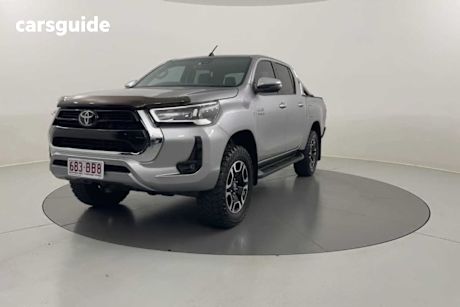 Silver 2020 Toyota Hilux Double Cab Pick Up Sr5+ (4X4)