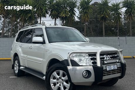 White 2011 Mitsubishi Pajero Wagon Glx Lwb (4X4)