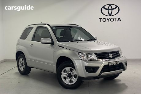 Silver 2012 Suzuki Grand Vitara Wagon (4X4)