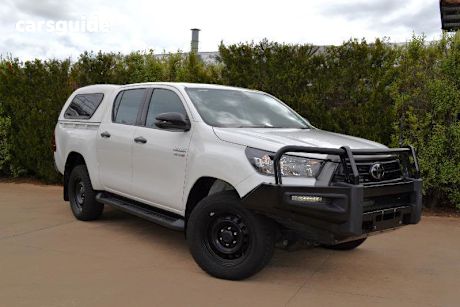 White 2022 Toyota Hilux Ute Tray SR 4X4