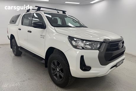 White 2021 Toyota Hilux Ute Tray SR 4X4