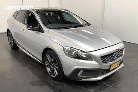 White 2015 Volvo V40 Hatchback D4 Luxury Cross Country