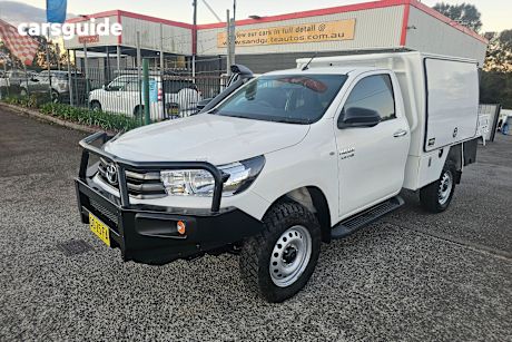 White 2016 Toyota Hilux Ute Tray SR 4X4