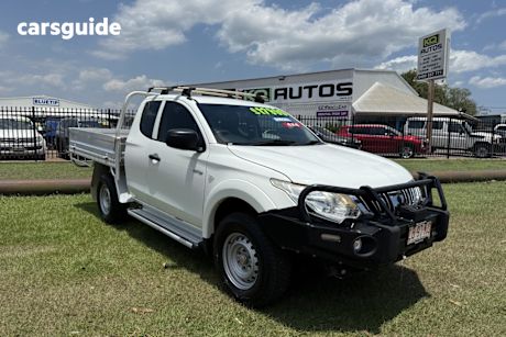 White 2015 Mitsubishi Triton Club Cab Chassis Glx (4X4)