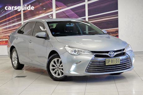 Blue 2016 Toyota Camry Sedan ALTISE F