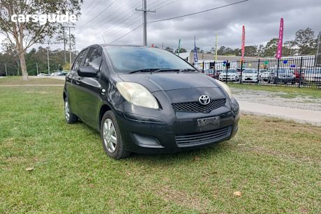Black 2010 Toyota Yaris Hatchback Yr