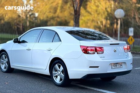 White 2015 Holden Malibu Sedan Cd