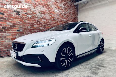 2016 Volvo V40 Hatchback D4 Luxury Cross Country