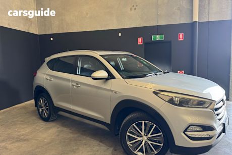Silver 2017 Hyundai Tucson SUV ACTIVE X F
